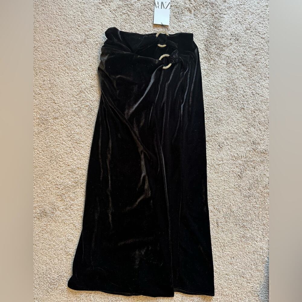 SIZE XS - RHINESTONE RING VELVET MIDI SKIRT - BRAND NEW WITH TAG - Picture 2 of 10
